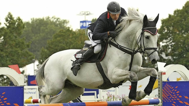 Ralf Hnig auf dem Sprung:  Platz zwei...Platz eins  bei der Ringmeisterschaft.  | Foto:  A. Buss