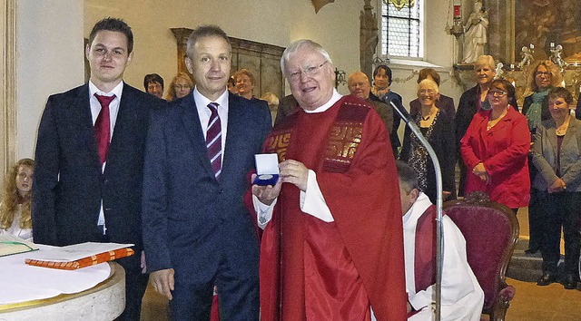 Dizesanprses Wolfgang Gaber (rechts)... Trescher (links) und  Manfred Barth.   | Foto: Anne Freyer