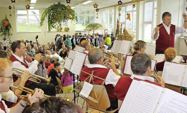 Gute Unterhaltung, Spezialitten aus d...edankfest des Musikvereins Schollach.   | Foto: Gert Brichta