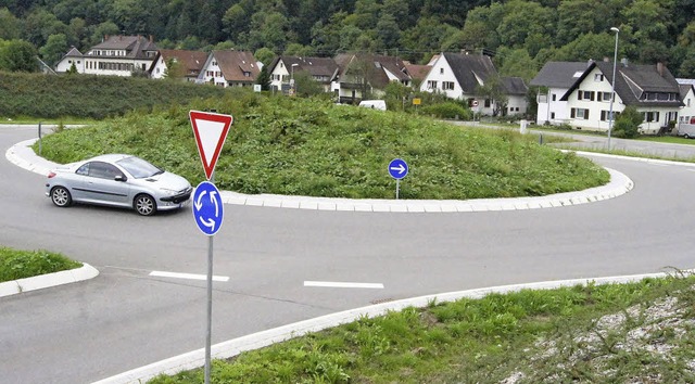 Er soll bis im nchsten Jahr ein ander...ekommen &#8211; der Ladhofer Kreisel.   | Foto: Roland Gutjahr