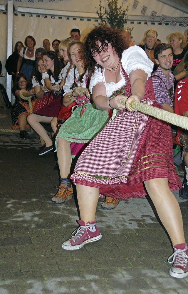 Hau-Ruck: Seilzieh-Gaudi beim Oktoberfest.   | Foto: Jrg Schimanski