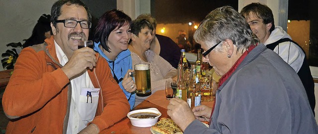 Zufriedene Besucher beim Riedicher Wii- und Waiefescht.   | Foto: Paul Berger