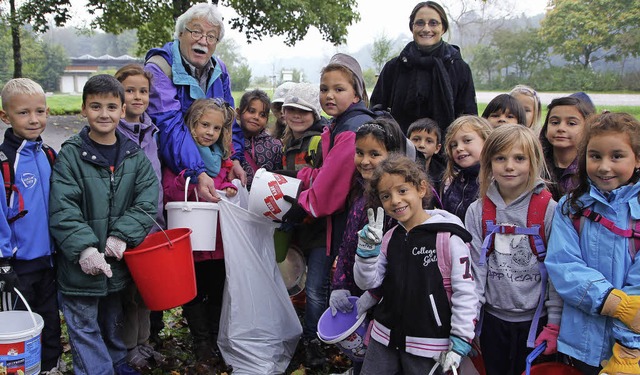 Alle Hnde voll zu tun hatten die Sch...Murgtalschule bei ihrer Herbstputzete.  | Foto: susanne kanele