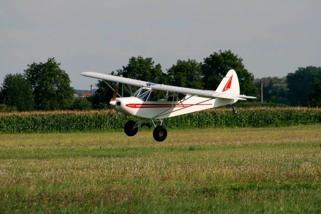 Ist zwar ultraleicht, aber fr einen L... zu bedienen: ein Ultraleichtflugzeug.  | Foto: Jrgen Schelling