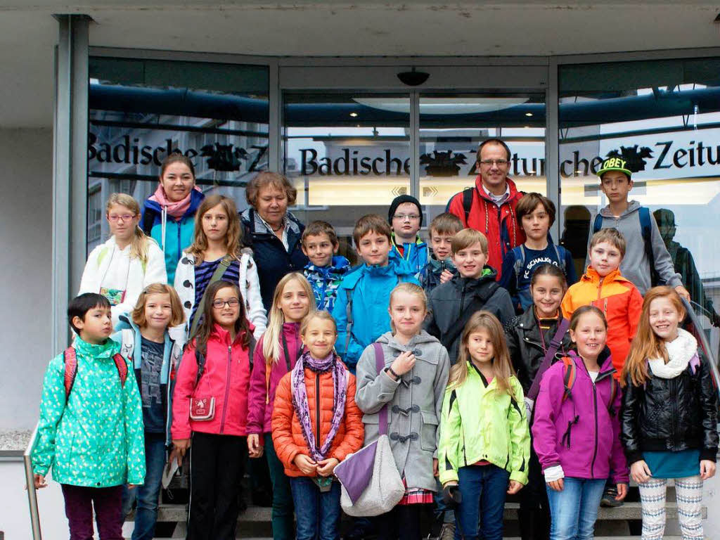 Die Klasse 4a der Sommerbergschule Buchenbach mit ihrem Lehrer Marcus Hain. Die Klasse 4a der Sommerbergschule Buchenbach mit ihrem Lehrer Marcus Hain.