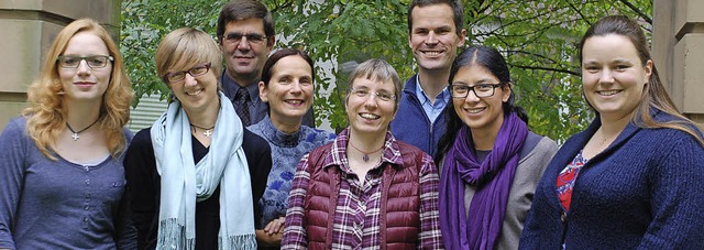 Sie freuen sich auf Taiz in der Orten...holz, Bruder Georg, Amalien und Hanna.  | Foto: Siefke