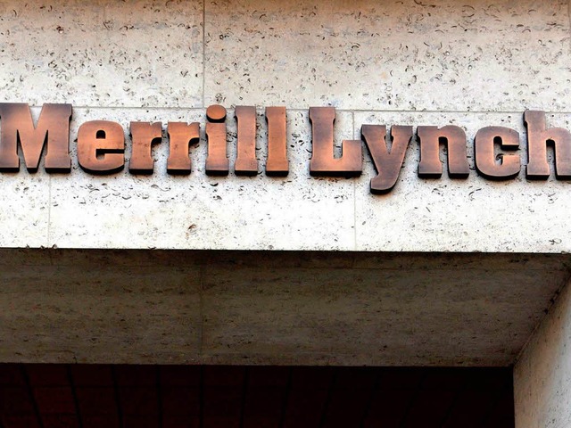 Die Investmentbank Merril Lynch soll v...tsbedingungen ihrer Praktikanten sind.  | Foto: dpa