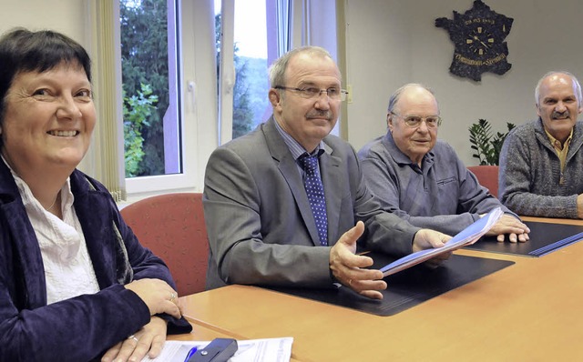 Im Wunsch, das komplette Angebot am M... Deschler (CDU) und Rudolf Steck (SPD.  | Foto: Robert Bergmann