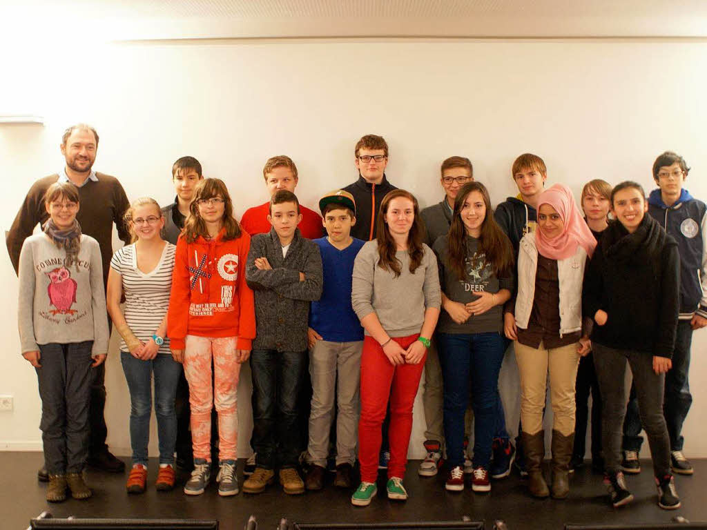 Die Klasse 8a der Karlschule Freiburg mit ihrem Lehrer Ulrich Snger.