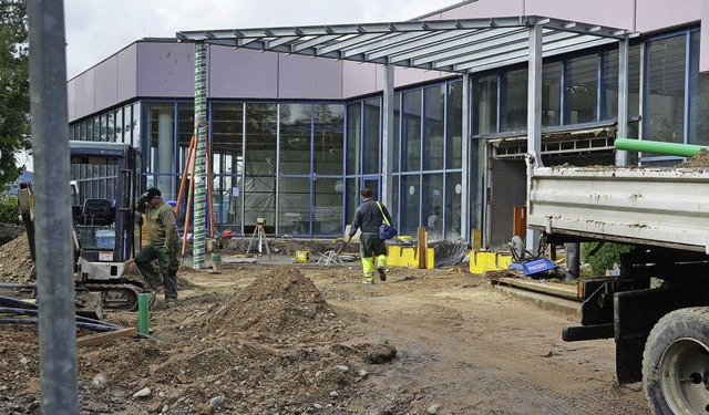 Der Eingangsbereich zur Bad Sckinger Therme wird neu gestaltet.   | Foto: Axel Kremp