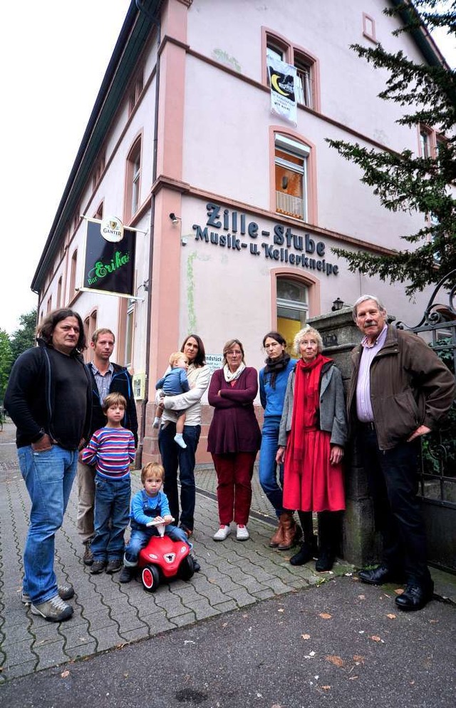 Die Familien in der unmittelbaren Nach...s) und Christiane Dalcolmo (daneben).   | Foto: Kunz