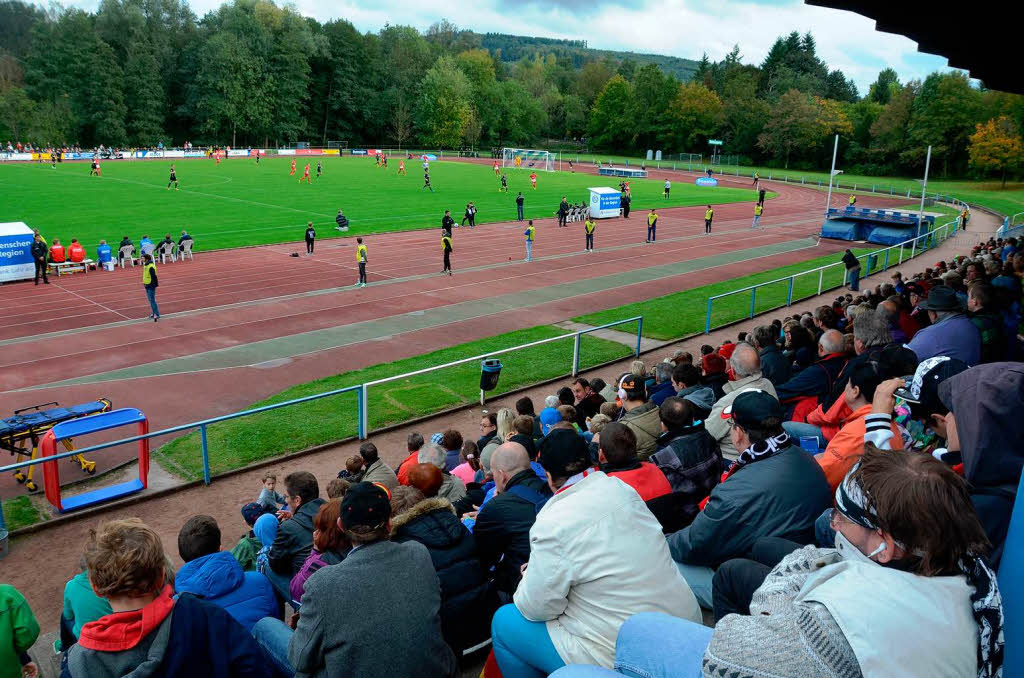 Testspiel  des SC Freiburg  gegen  den SV Sandhausen   im Stadion Dammenmhle  in Lahr.