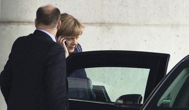 Ein Gesprch  jagt das andere: Bundeskanzlerin Merkel am Freitag in Berlin   | Foto: DPA