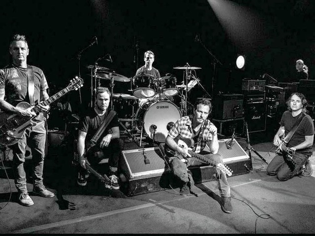 Ob man ihren Stil nun Grunge nennt ode...rl Jam sind eine klassische Rockband.   | Foto: Universal