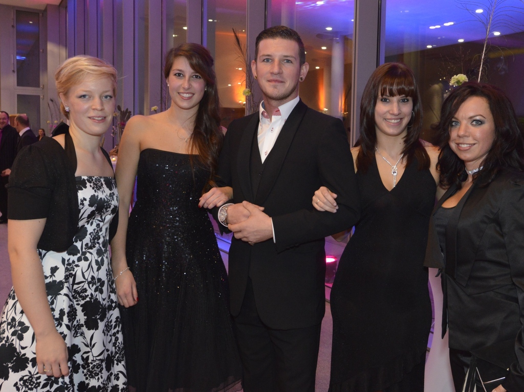 Auf zum Buffet: Marlisa Zimmermann, Marie Hofer, Dominik Heinrich, Mona-Laura Kertscher, Marei Kalisch (von links).