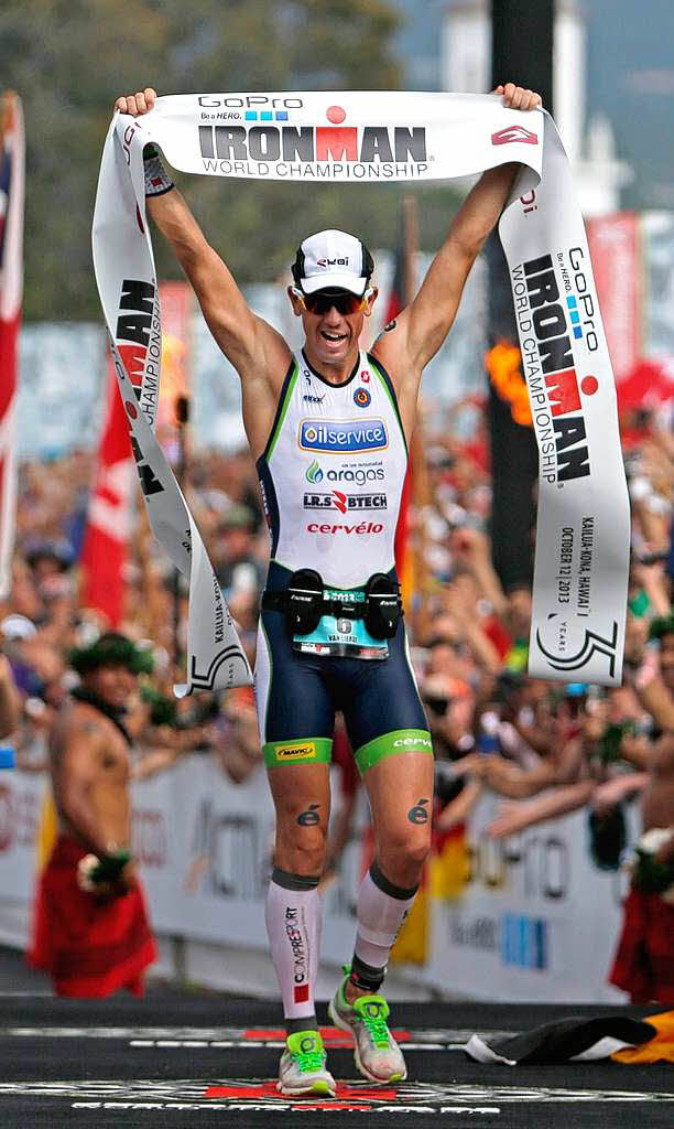 Der Belgier Frederik Van Lierde gewinnt den Ironman Hawaii 2013 in 8:12:29 Stunden.