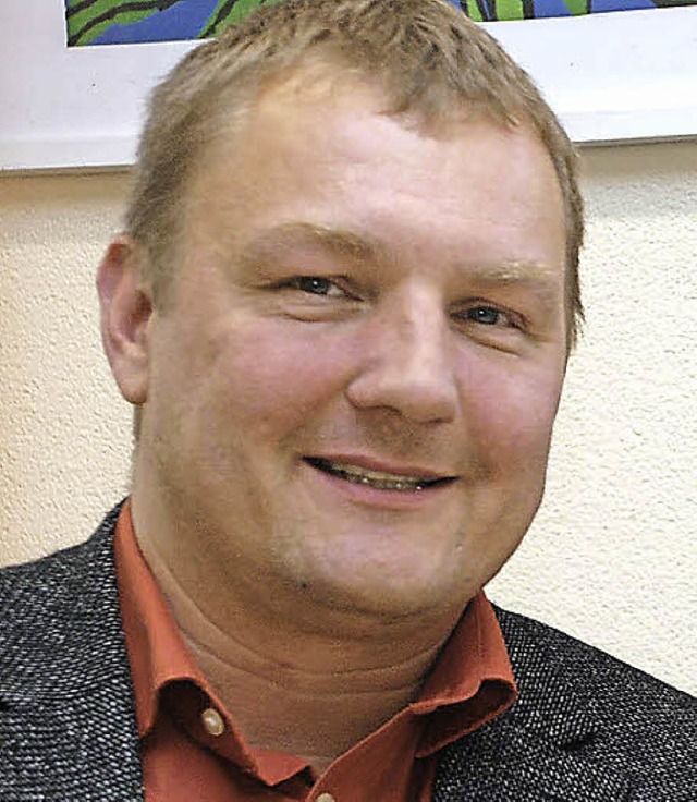 Schulleiter Mathias Wanjek legte dem Schulausschuss das Konzept vor.   | Foto: Siefke