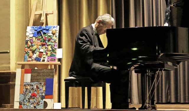 Siegfried Udrasala spielt Sonaten von Scarlatti  | Foto: Georg Vo