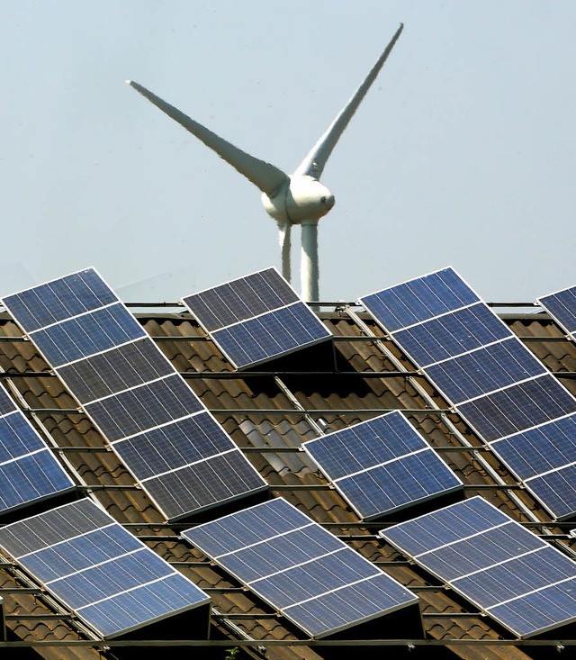 Windenergie an Land ist derzeit billiger als Solarstrom.  | Foto: dpa