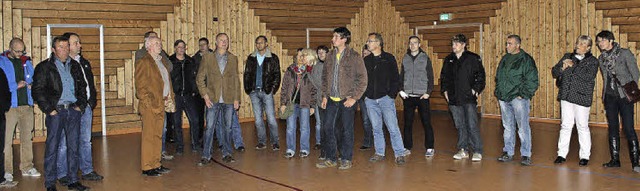 Zum Abschluss der Sanierungsarbeiten e...iter Roland Stefan (dritter von link).  | Foto: Christa Maier