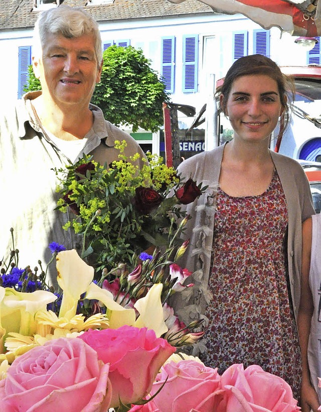 Florist Christian Mattmller wird von seiner Tochter Aurelie untersttzt.   | Foto: Kai Kricheldorff