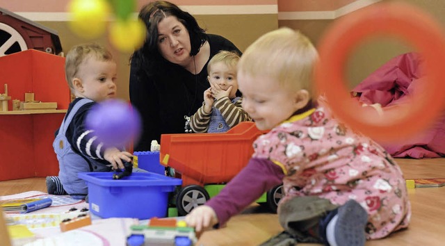 Rund 350 Kinder werden mit Frderung d... von Tagesmttern und -vtern betreut.  | Foto: dpa