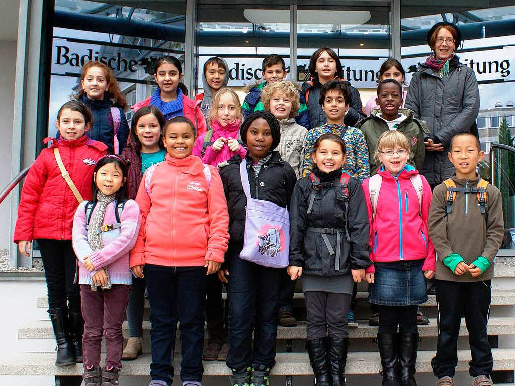 Die Klasse 4a der Anne-Frank-Grundschuleb Freiburg mit ihrer Lehrerin Lina Kettler. Die Klasse 4a der Anne-Frank-Grundschuleb Freiburg mit ihrer Lehrerin Lina Kettler.