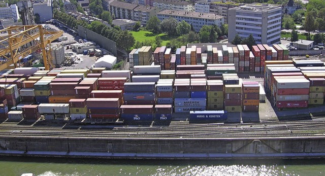 Basel rechnet beim Container-Umschlag ...Wachstum und will sich dafr wappnen.   | Foto: AD