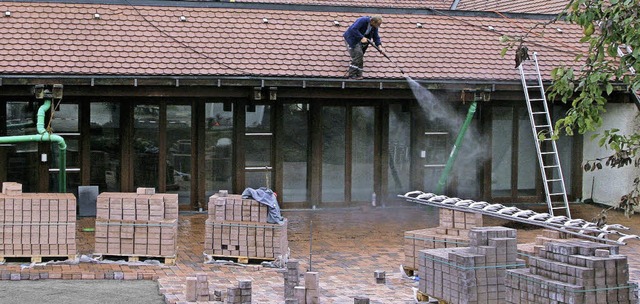 Noch ist hier eine Baustelle, am Haus des Gastes  in Birkendorf.   | Foto: Dotothe Kuhlmann