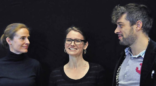 Siegrun Appelt, Yvonne Ziegler und Ben...ffen die Ton- und Lichtinstallationen.  | Foto: Annette Mahro