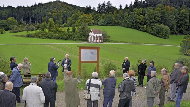 Eine Gedenktafel beim Gasthaus Engel e...leckfieber starben und beerdigt sind.   | Foto: Dieter Erggelet