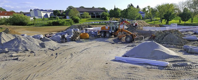 Das Schallstadter Gewerbegebiet Fische...Erschlieung des Gebiets im Mai 2012.   | Foto: Siegfried Gollrad