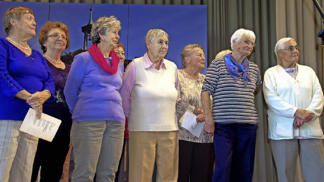 Das sind die Frauen, die den 40. Senio...n auch sie in den Ruhestand geschickt.  | Foto: Pia Grttinger