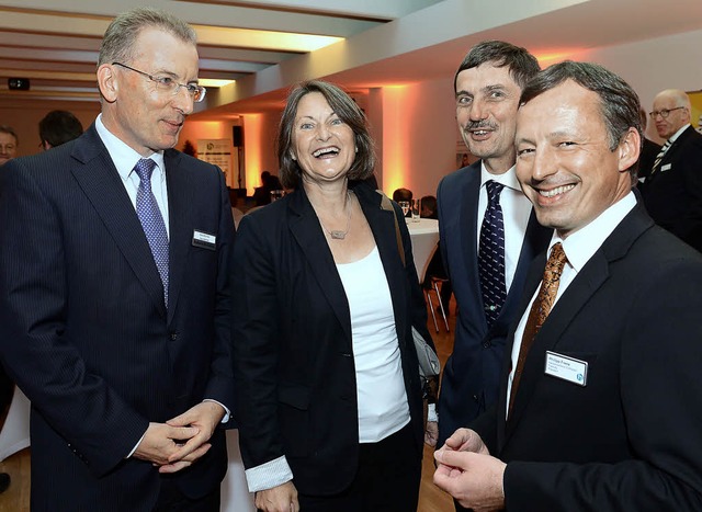 BZ-Geschftsfhrer Hans-Otto Holz mit ...n Prsident Philipp Frese (von links).  | Foto: Ingo Schneider