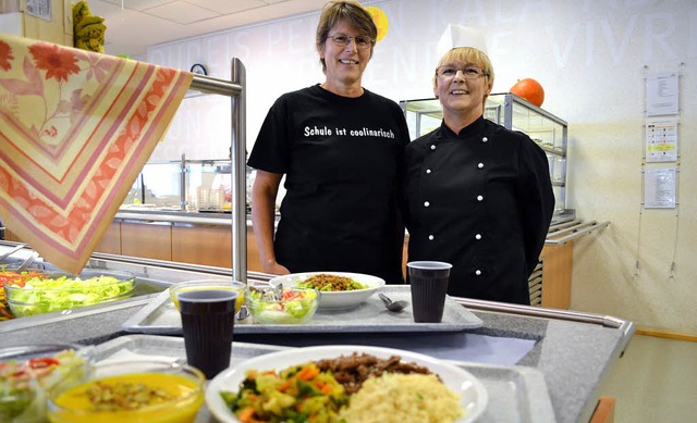 links Stefanie Burger, Praxisbegleiter...sessen vom Tag der Schulverpflegung...  | Foto: Rudolf Harald