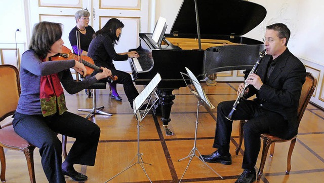 Lehrerkonzert der Stdtischen Musiksch...er und  Andrej Starchenko, Klarinette   | Foto:  Eberhard Weiss