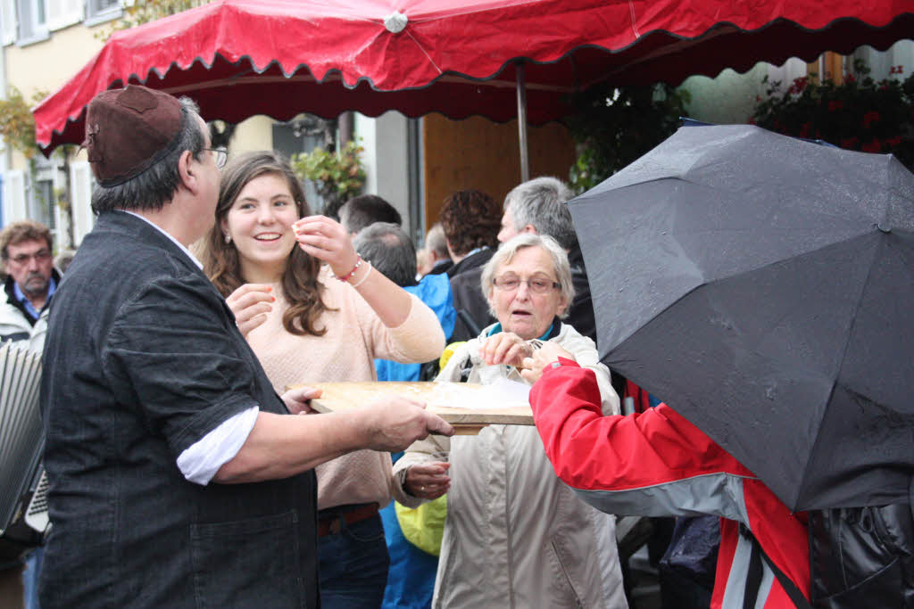 Am Sonntag herrschte in Ihringen beim Herbstausklang trotz Regenwetter gute Stimmung.