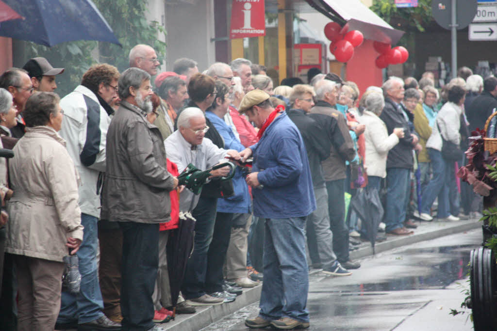 Am Sonntag herrschte in Ihringen beim Herbstausklang trotz Regenwetter gute Stimmung.