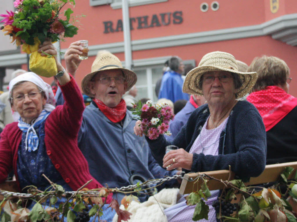 Am Sonntag herrschte in Ihringen beim Herbstausklang trotz Regenwetter gute Stimmung.