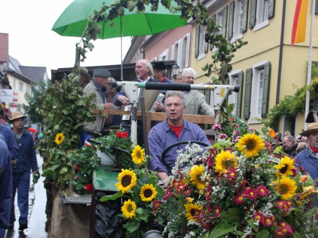 Am Sonntag herrschte in Ihringen beim ...klang trotz Regenwetter gute Stimmung.  | Foto: Christine Aniol