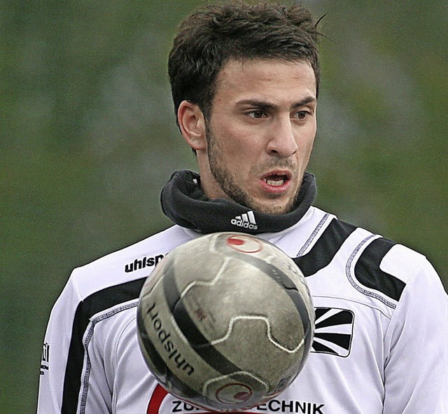 Nezad Plavci bescherte dem FC Villingen den Ausgleichstreffer zum 2:2-Endstand.   | Foto: dieter Reinhardt