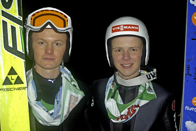 Justin Nietzel (rechts) wurde beim Spr...pfte sich  Sebastian Rombach (links).   | Foto: JUN