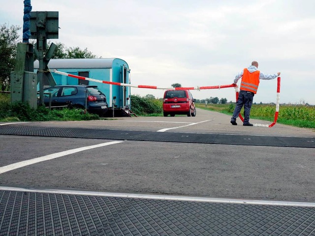 Mit einem rot-wei-roten Band von Andr...ergang zwischen Legelshurst und Sand.   | Foto: gerd birsner