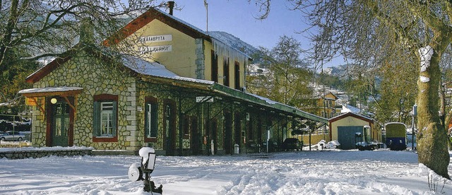 Sogar die Bahnhfe von Kalavrita und W... den Bahnhof von Kalavrita im Schnee.   | Foto: Gemeinde Kalavrita