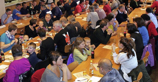 Auch in diesem Jahr stand die Zwiebelw...andfrauen bei den Gsten hoch im Kurs.  | Foto: cremer