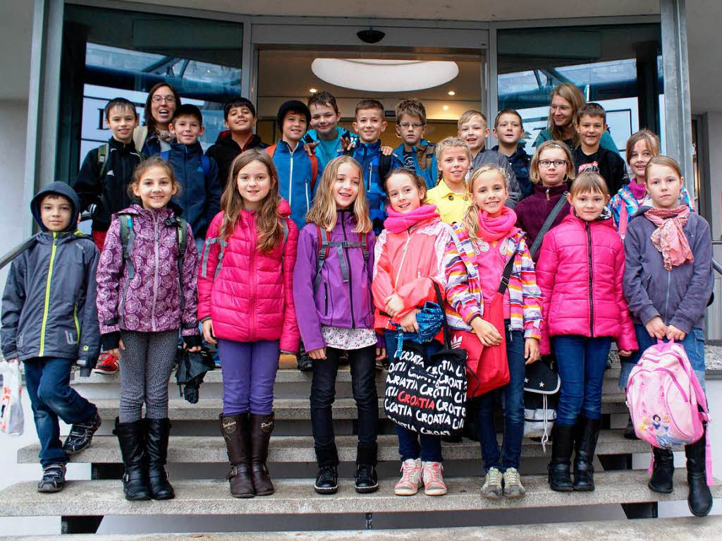 Die Klasse 4a der Grundschule Kenzingen mit ihrer Lehrerin Närbel Schubert. Die Klasse 4a der Grundschule Kenzingen mit ihrer Lehrerin Närbel Schubert.