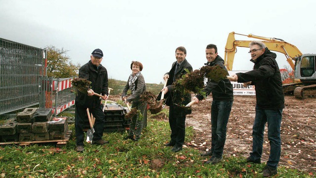 Spatenstich fr den neuen Hochbehlter...no Metz, Alois Huber und  Jrgen Burg   | Foto: sandra decoux-kone