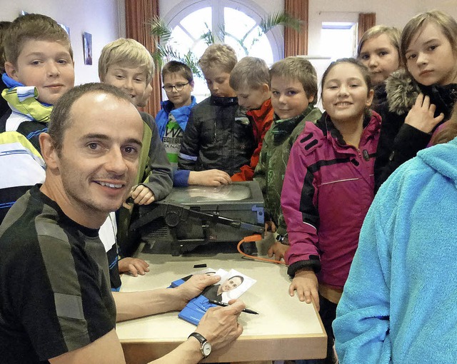 Der Buchautor Stefan Gemmel war in der...Schattengreifer-Triologie&#8220; vor.   | Foto: Karla Scherer