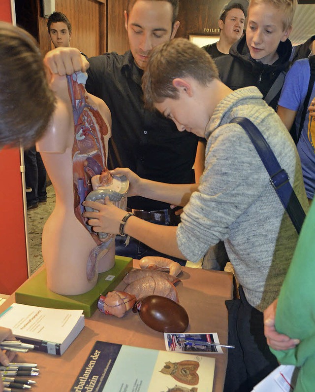 Die Schule fr Gesundheits- und Kranke...ierte ber die Anatomie des Menschen.   | Foto: Bernd Fackler
