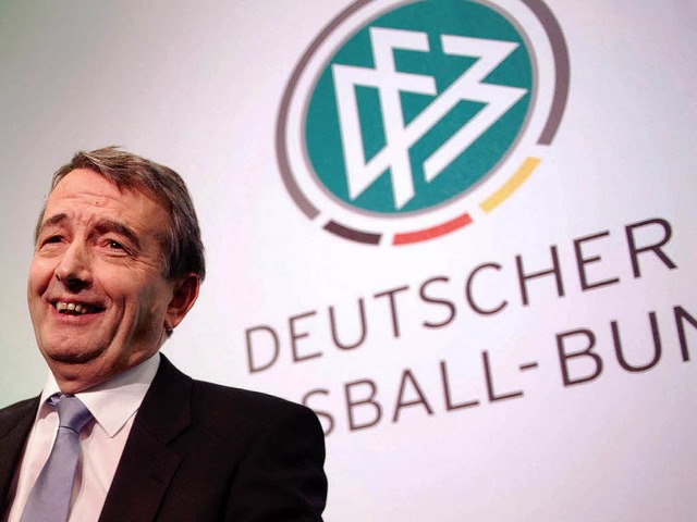 DFB-Prsident Niersbach: 2024 soll die EM in Deutschland stattfinden.  | Foto: dapd